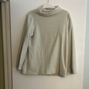 Elegant Gray Women's Sweater